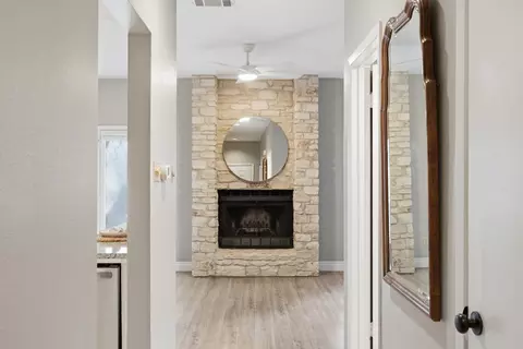 2201 Lakeway Blvd #25, Lakeway, TX 78734
