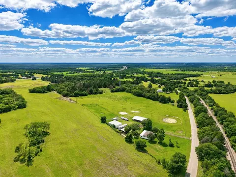 405 Old Highway 20 Hwy, Mcdade, TX 78650