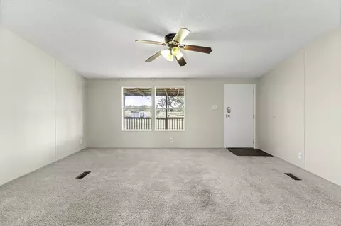 645 Old Luling Rd, Lockhart, TX 78644 photo 7