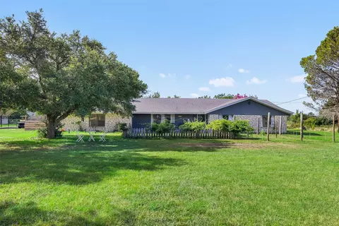1015 Fm 112 Rd, Lexington, TX 78947