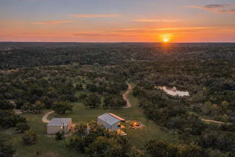582 Delaware Creek Rd, Fair Oaks, TX 78006