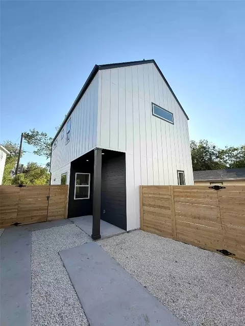 6809 Porter St #2, Austin, TX 78741