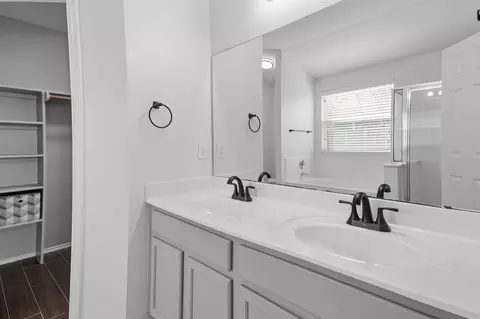 Bath - 905 Lee Dr, Leander, TX 78641 photo 2 of 3