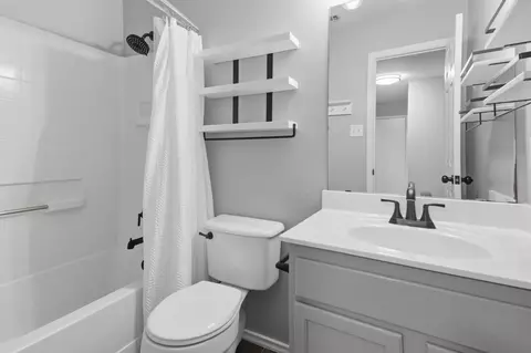 Bath - 905 Lee Dr, Leander, TX 78641 photo 1 of 3