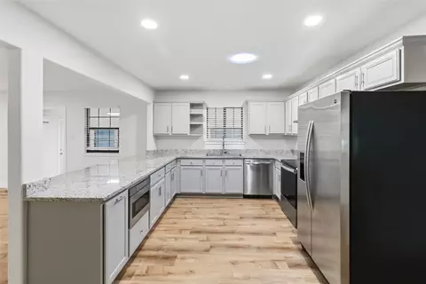 Kitchen - 326 Pine View Loop, Bastrop, TX 78602 photo 3 of 3