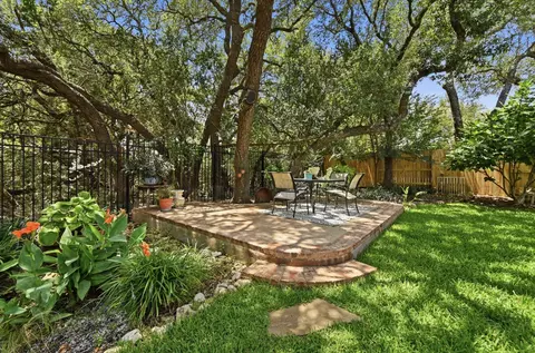 352 Wild Rose Dr, Austin, TX 78737
