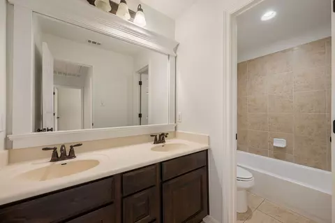 Bath - 2201 Quarry Loop, Leander, TX 78641 photo 4 of 4