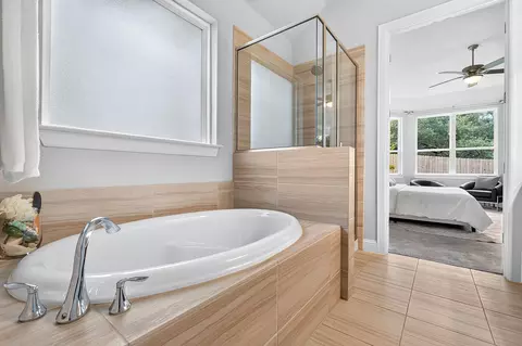 Bath - 8505 Moccasin Path, Austin, TX 78736 photo 4 of 5