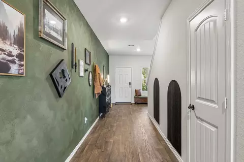 Entry Way - 343 Sickle Loop, Kyle, TX 78640 photo 2 of 4