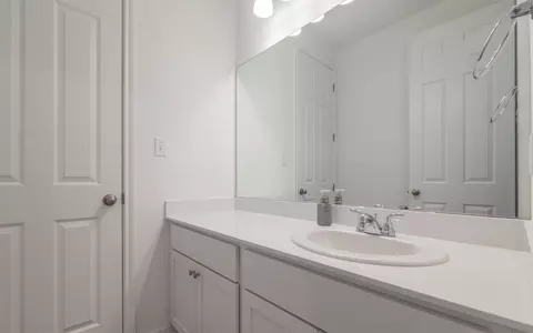 Bath - 228 Citation Dr, Jarrell, TX 76537 photo 3 of 3