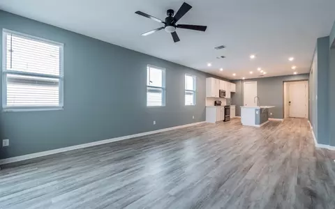 Living - 228 Citation Dr, Jarrell, TX 76537 photo 4 of 4