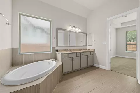 Bath - 117 Barton Run Dr, Georgetown, TX 78628 photo 1 of 3