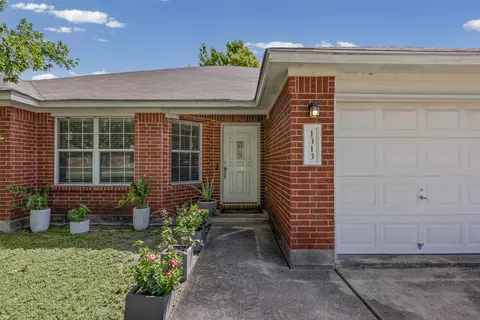 1313 Laurelleaf Dr, Pflugerville, TX 78660