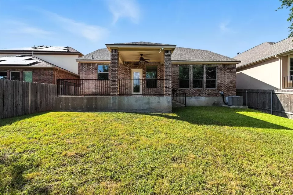 Exterior - 319 Hunters Hill Dr, San Marcos, TX 78666 photo 3 of 3