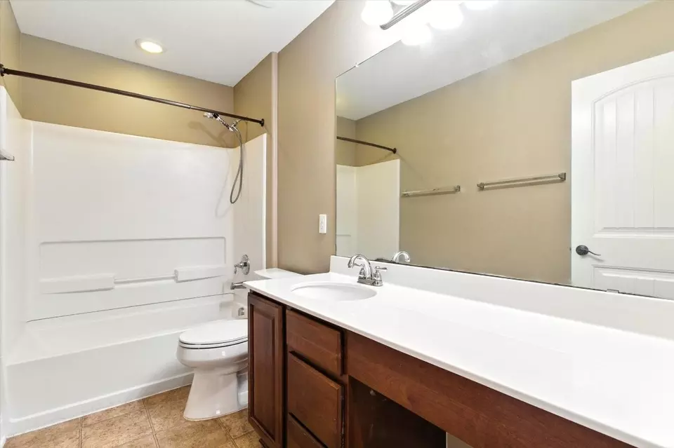 Bath - 319 Hunters Hill Dr, San Marcos, TX 78666 photo 4 of 4