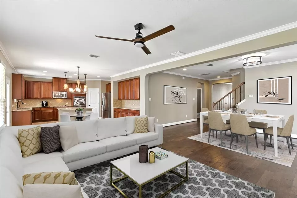 Living - 319 Hunters Hill Dr, San Marcos, TX 78666 photo 2 of 4