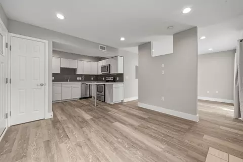 935 La Posada Dr #144, Austin, TX 78752