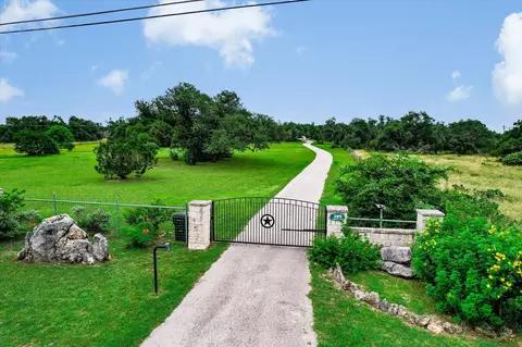 209 Cascade Trl, San Marcos, TX 78666