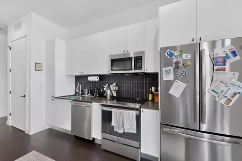 Kitchen - 800 Embassy Dr #205, Austin, TX 78702 photo 3 of 5