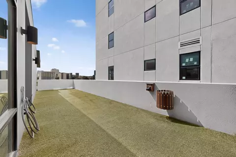 Exterior - 800 Embassy Dr #205, Austin, TX 78702 photo 9 of 9