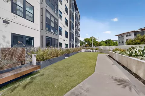 Exterior - 800 Embassy Dr #205, Austin, TX 78702 photo 4 of 9