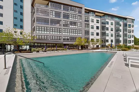 Exterior - 800 Embassy Dr #205, Austin, TX 78702 photo 2 of 9