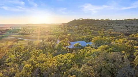 4827 Maenius Rd, Blanco, TX 78606 photo 4