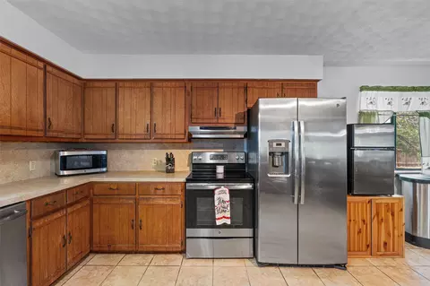 Kitchen - 455 Robins Ln, Bertram, TX 78605 photo 3 of 4