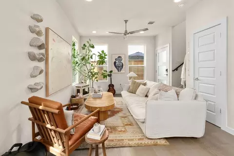 913 Valdez St #B, Austin, TX 78741