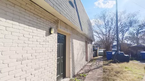 1900 Hearthside Dr, Austin, TX 78757