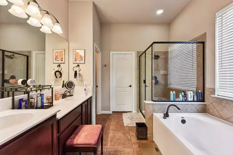 Bath - 1353 Talley Loop, Buda, TX 78610 photo 2 of 3