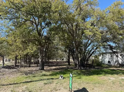 699 S Cotrell St, Bartlett, TX 76511 photo 3