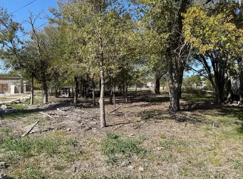 699 S Cotrell St, Bartlett, TX 76511 photo 4