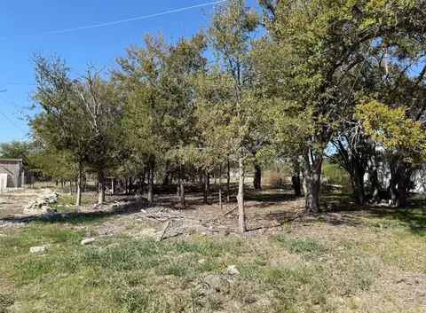 699 S Cotrell St, Bartlett, TX 76511 photo 2