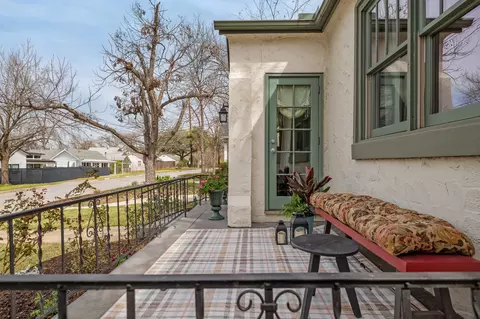 Exterior - 1505 Wethersfield Rd, Austin, TX 78703 photo 4 of 6