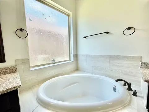 Bath - 3701 Carya Dr, Leander, TX 78641 photo 2 of 8