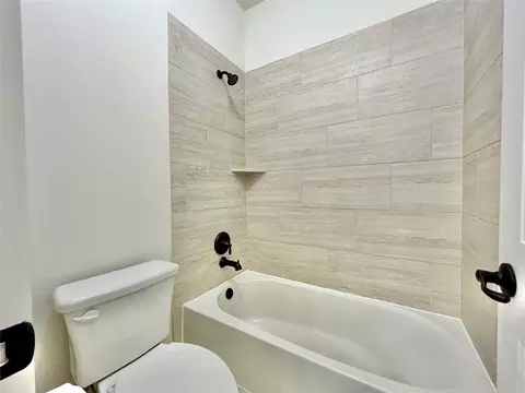 Bath - 3701 Carya Dr, Leander, TX 78641 photo 6 of 8