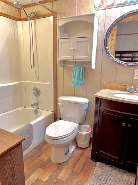 Bath - 175 Elmer Rd, Llano, TX 78643 photo 1 of 3
