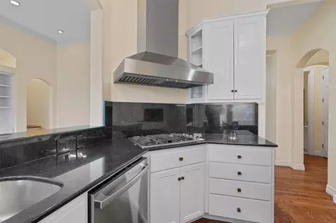 Kitchen - 5903 Cane Pace, Austin, TX 78746 photo 5 of 5
