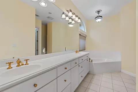 Bath - 5903 Cane Pace, Austin, TX 78746 photo 3 of 5