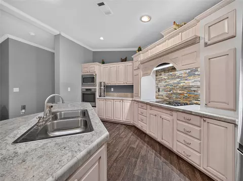 155 Hidden Oaks Loop, Elgin, TX 78621 photo 14