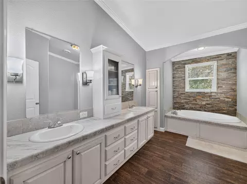155 Hidden Oaks Loop, Elgin, TX 78621 photo 17
