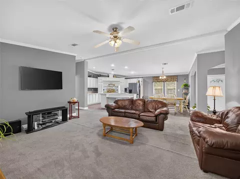 155 Hidden Oaks Loop, Elgin, TX 78621 photo 7