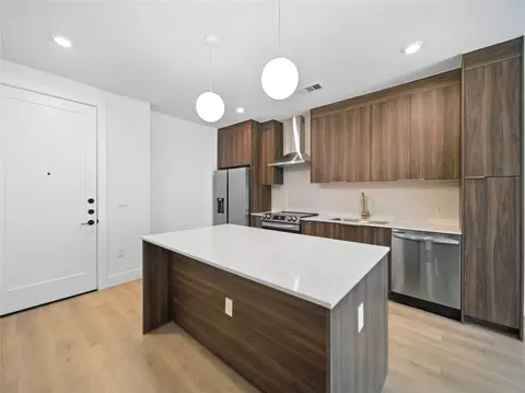 1701 Simond Ave #302, Austin, TX 78723