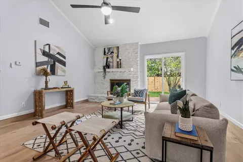 6209 Sun Vista Dr, Austin, TX 78749