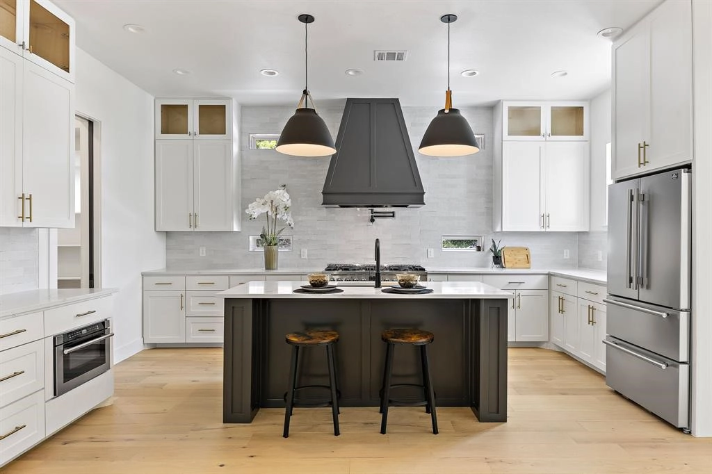 2225 Thrasher Ln Unit B  