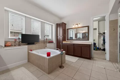 Bath - 1017 Tabernash Dr, Leander, TX 78641 photo 1 of 6