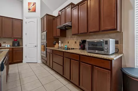 Kitchen - 1017 Tabernash Dr, Leander, TX 78641 photo 5 of 5