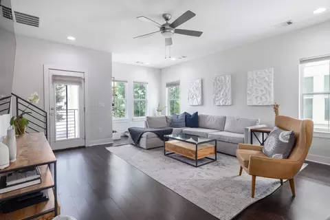 2705 Halcyon Dr #7, Austin, TX 78702