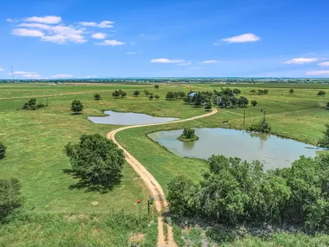 16421 Tx-95 Hwy, Coupland, TX 78615
